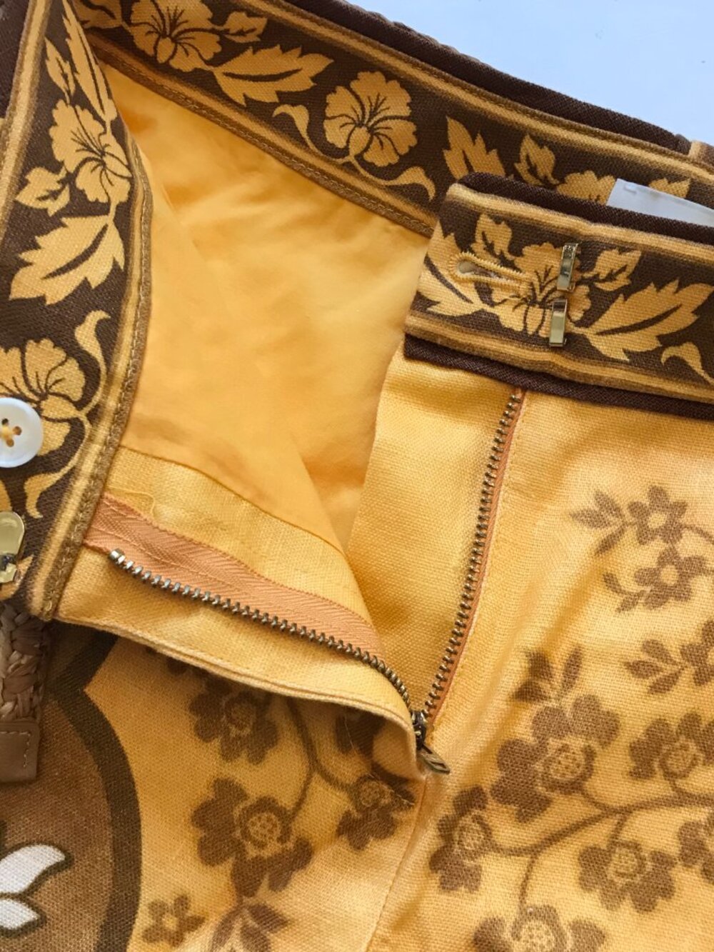 NWT Zimmermann Raie Mini Shorts Womens 0 XS Yellow Gold Brown Floral Linen NEW - Picture 10 of 14